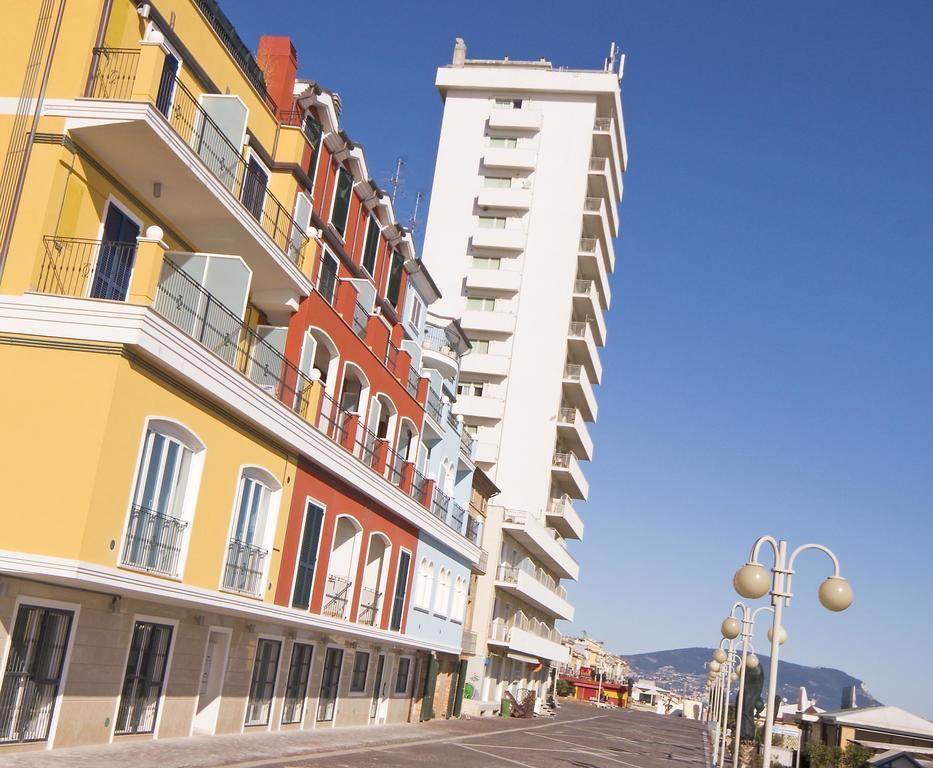 Bianchi Hotel & Residence Porto Recanati Bilik gambar