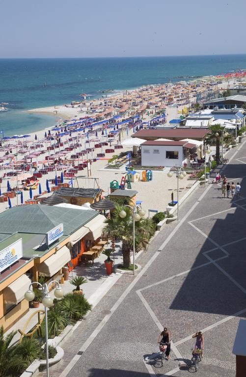 Bianchi Hotel & Residence Porto Recanati Bilik gambar