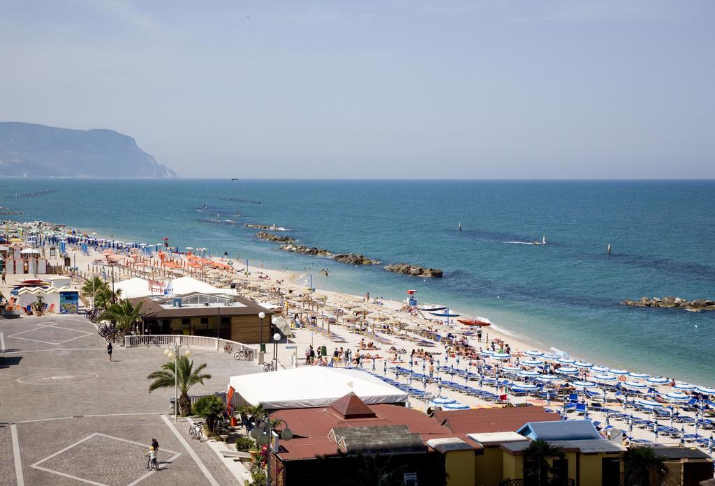 Bianchi Hotel & Residence Porto Recanati Bilik gambar